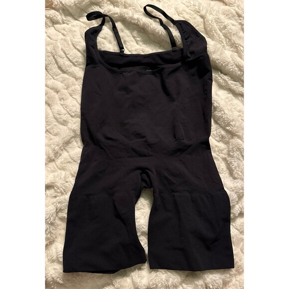 NWOT SEAMLESS SCULPT BUTT LIFTING OPEN BUST BODYSUIT - Picture 3 of 4